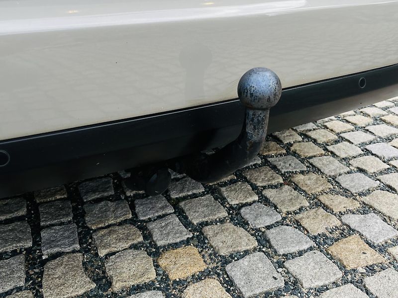 Citroën Grand C4 Picasso 2.0HDi MAN 7MÍST KAMERA TAŽNÉ - fotka 24 z 45