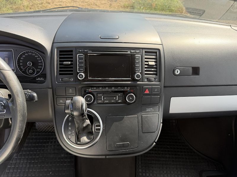 Volkswagen Multivan 2.0 TDI 7 MIST KUŽE HIGHLINE - fotka 20 z 23
