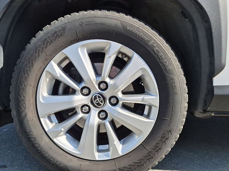 Toyota Yaris Cross 1,5 Dynamic Force Comfort TECH - fotka 13 z 25