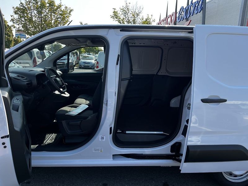 Toyota ProAce City 1.5D 130k MT Active Multimedia - fotka 14 z 28