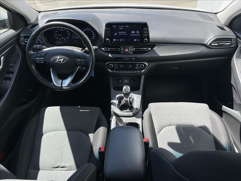Hyundai i30 1,5 T-GDI Combi Smart - fotka 6 z 22