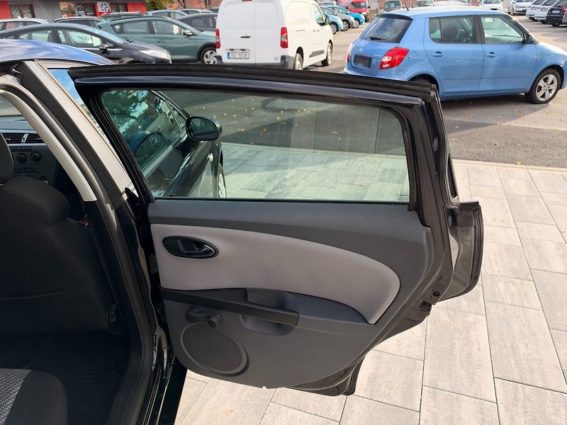 Seat Leon (2008) Salsa 1.4 MPi 63kW Klima - fotka 22 z 45