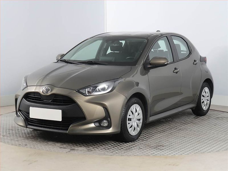 Toyota Yaris (2022) 1.5 VVT-i, Automat, ČR,1.maj - fotka 2 z 17