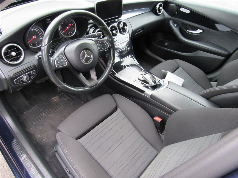 Mercedes-Benz Třídy C 1,6 d C200 BlueTEC - fotka 9 z 36