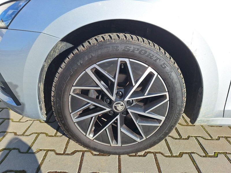 Škoda Octavia (2021) COMBI / 1.5 TSI / 110kW / 6MP - fotka 32 z 34