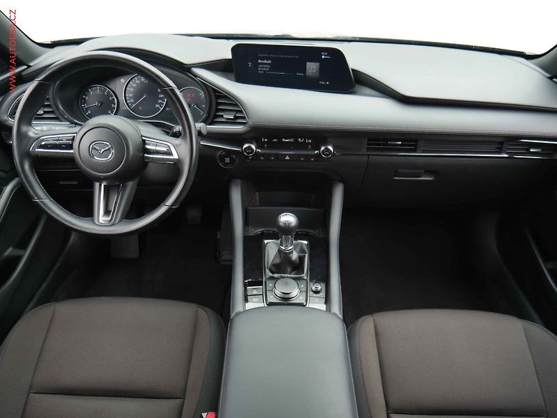 Mazda 3 (2022) 2.0 Skyactiv-G, 1.maj,ČR, AC - fotka 8 z 22