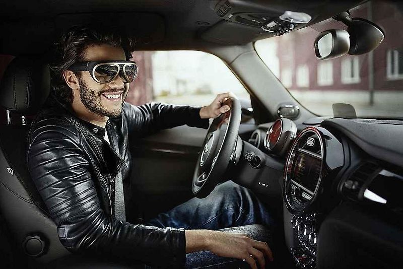 Chytré brýle pro řidiče od automobilky Mini