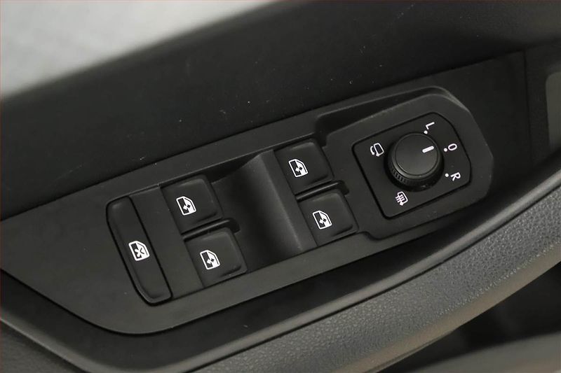 Škoda Karoq (2024) Fresh 1.5 TSI - fotka 20 z 20