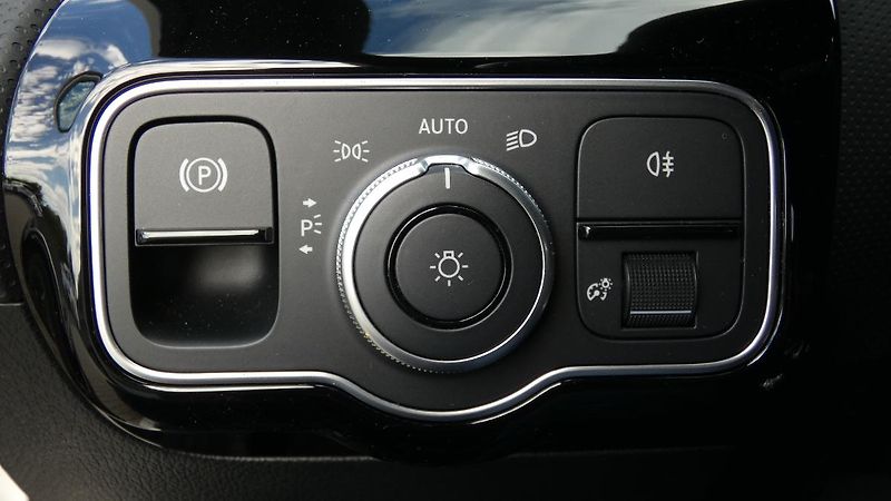 Mercedes-Benz Třídy A 180 Sedan Progessive - fotka 10 z 21