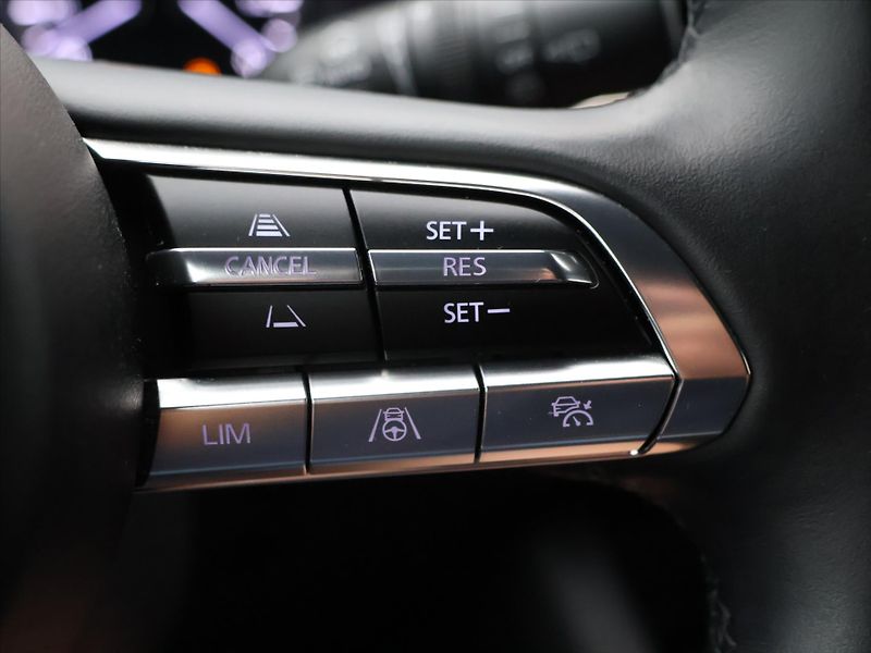 Mazda 3 2,0 Skyactiv-X180 GT Plus Bose - fotka 20 z 36