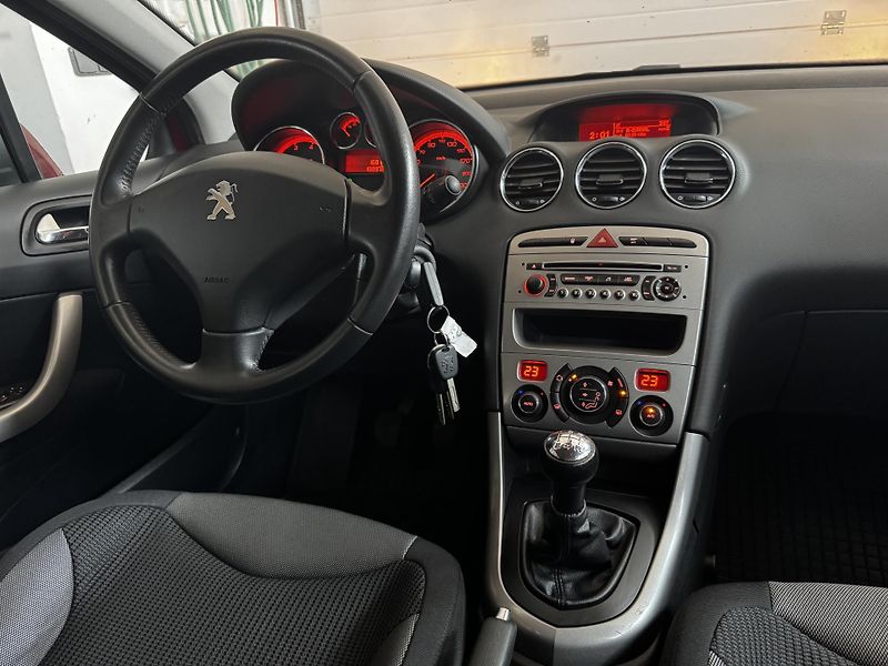 Peugeot 308 (2011) 1.6i 88 KW - CZ -  - fotka 12 z 21