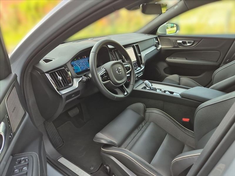 Volvo V60 2,0 B4 - fotka 7 z 19