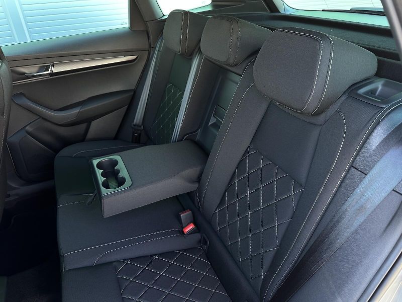 Škoda Karoq 2.0TDi 4x4 DSG 150PS Sportline - fotka 38 z 46