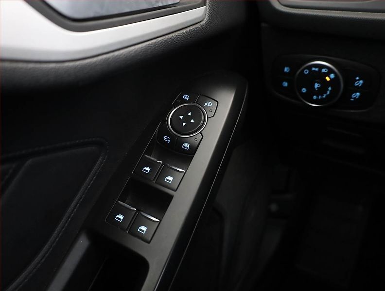 Ford Focus (2018) 1.0 EcoBoost, Serv.kniha, Navi - fotka 11 z 17