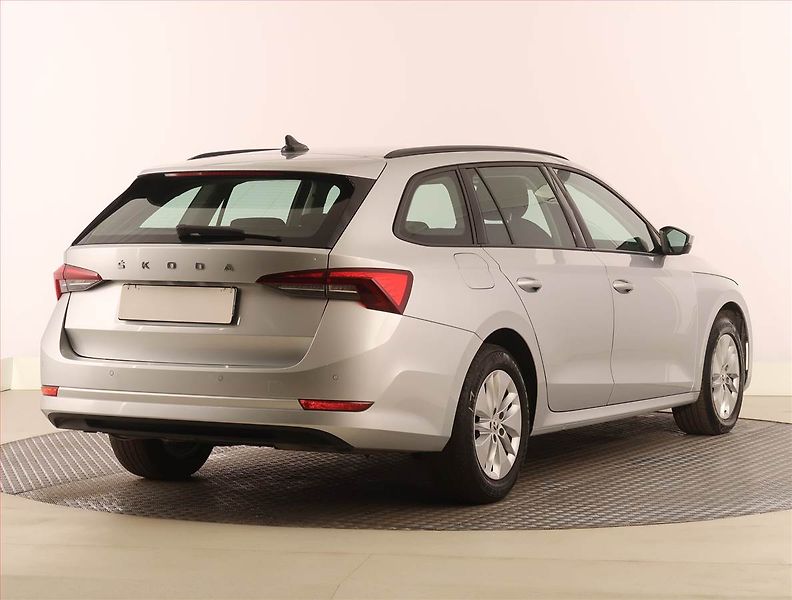 Škoda Octavia (2023) Ambition 2.0 TDI, ČR,1.maj - fotka 5 z 24
