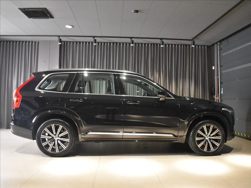 Volvo XC90 2,0 B5 AWD Plus - fotka 3 z 24