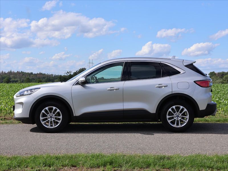 Ford Kuga 1,5 EB 110kW Titanium X CZ DPH - fotka 4 z 37