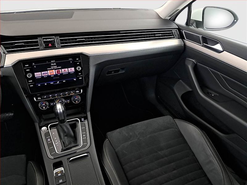 Volkswagen Passat (2020) 1.5 TSI, Automat, Kůže, Navi - fotka 8 z 18