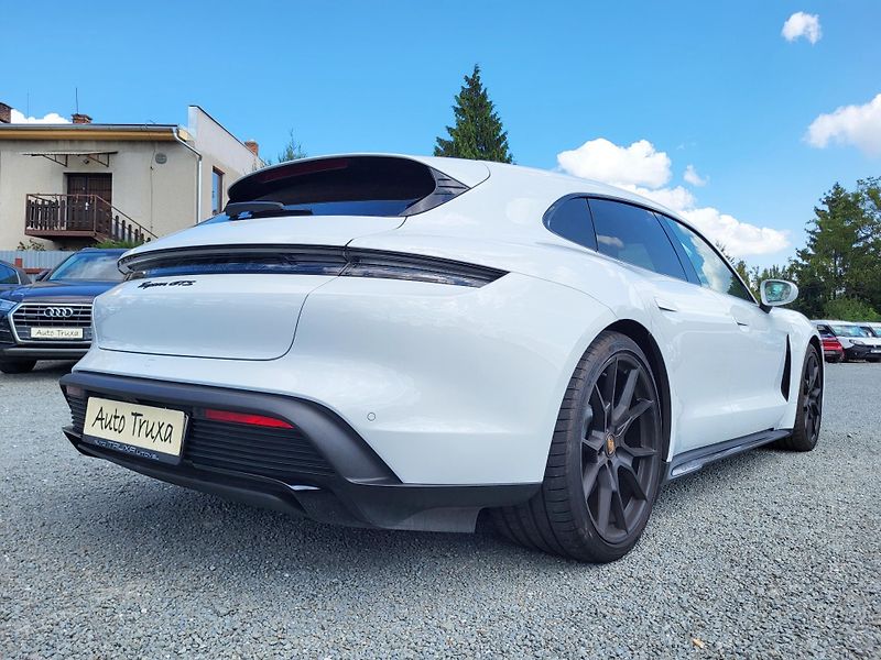 Porsche Taycan GTS 440kW 4S Electric - NOVÉ - fotka 39 z 48