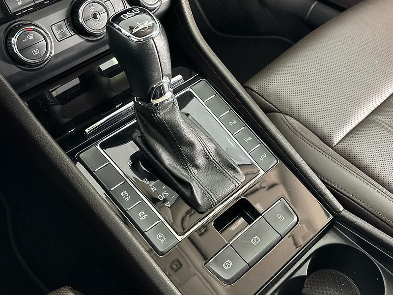 Škoda Superb Laurin & Klement 4x4 DSG - fotka 25 z 32