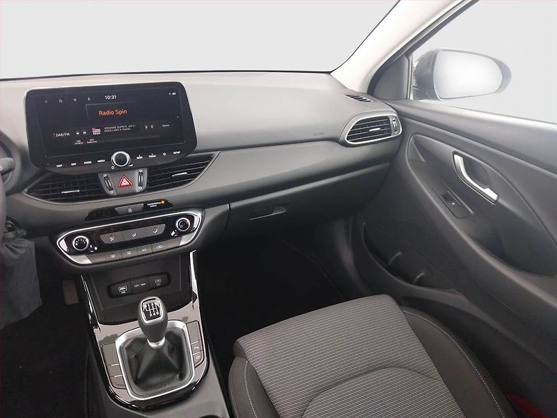 Hyundai i30 (2025) 1.0 T-GDI, COMFORT - fotka 8 z 18