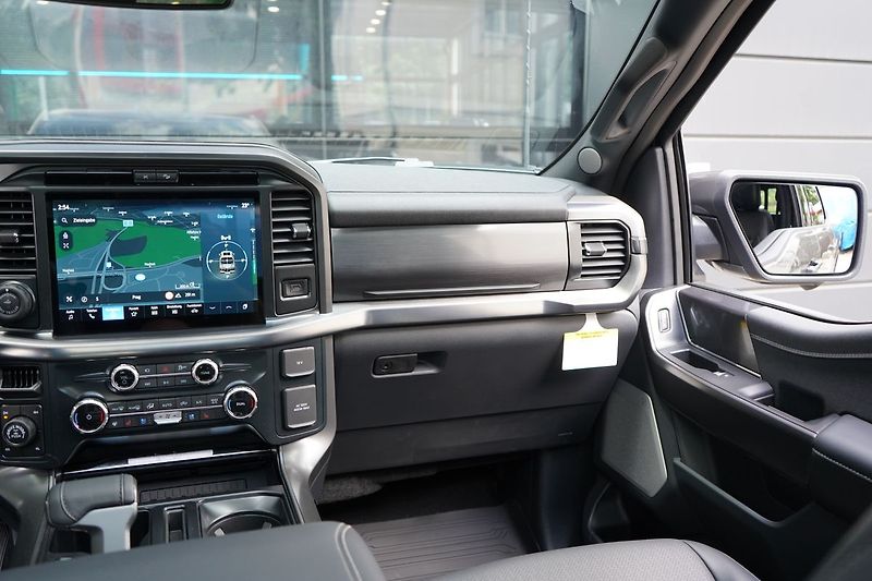 Ford F-150 (2025) Lariat 5,0 298 kW - fotka 33 z 59