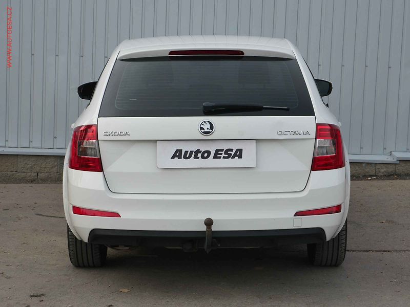 Škoda Octavia (2014) 1.4TSi, ČR, Ambition, TZ - fotka 5 z 16