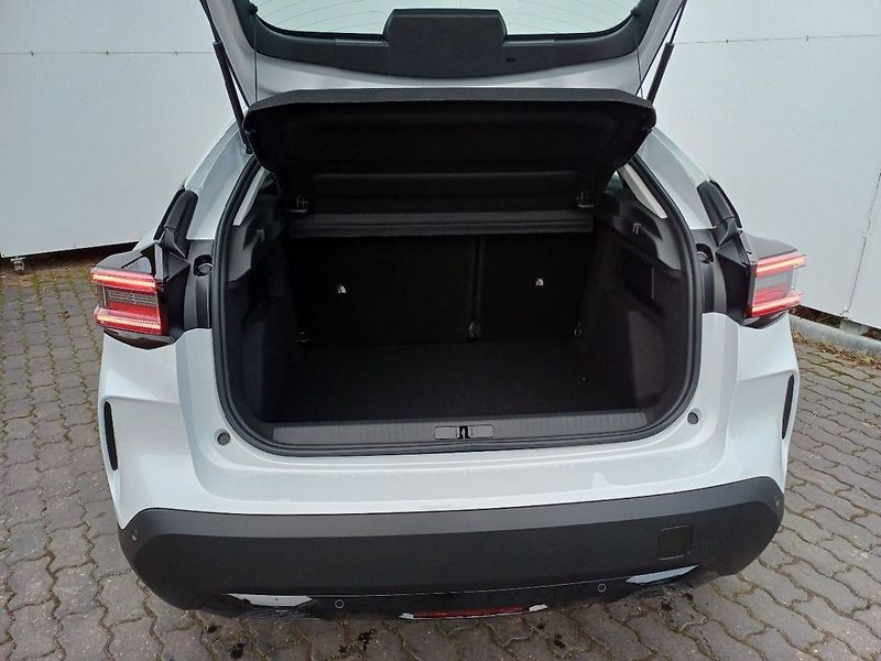 Citroën C4 YOU Hybrid 110k Automatic - fotka 28 z 35