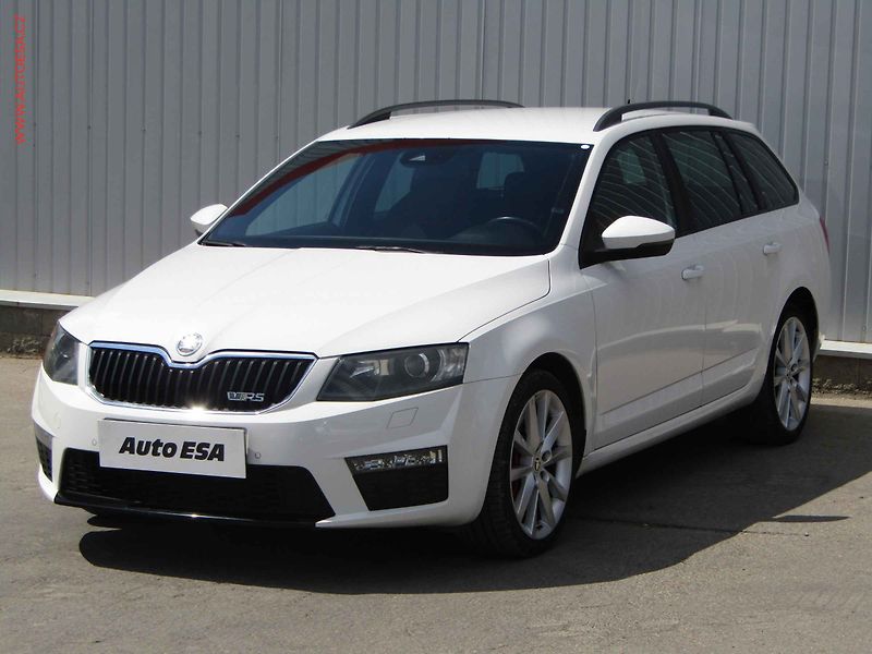 Škoda Octavia (2013) 2.0TDi, RS, DSG, navi, bixen - fotka 3 z 21