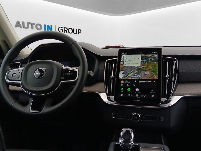 Volvo XC90 (2025) B5 ULTRA BRIGHT - fotka 11 z 20