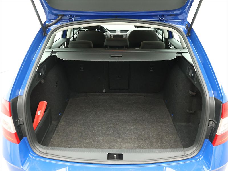 Škoda Octavia 1.6 TDI 85kW Ambition CZ - fotka 10 z 31