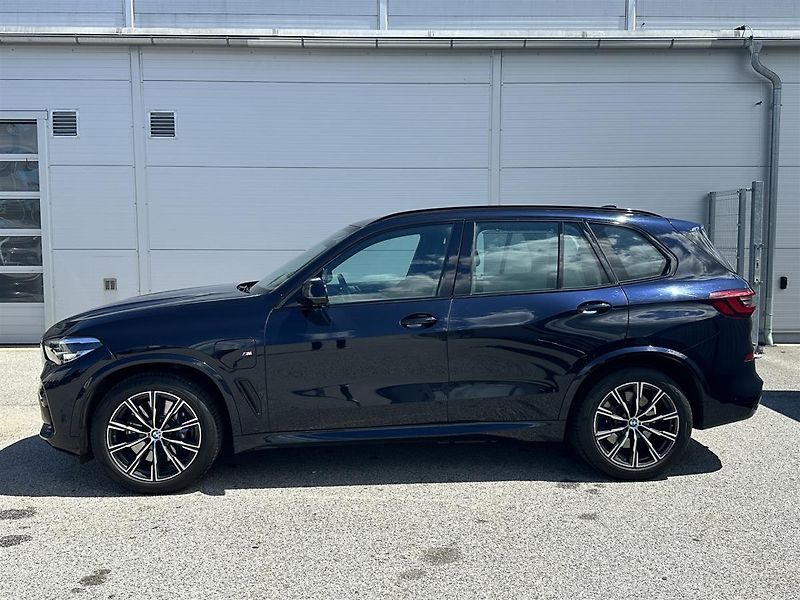 BMW X5 xDrive45e - fotka 3 z 17