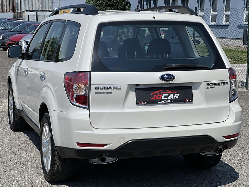 Subaru Forester 2.0i LPG 4x4 KLIMA KAMERA ALU - fotka 5 z 42