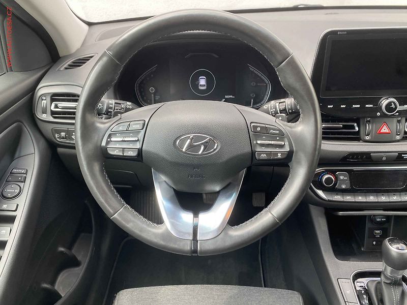 Hyundai i30 (2022) 1.5 T-GDi, ČR, Smart, AT - fotka 11 z 18