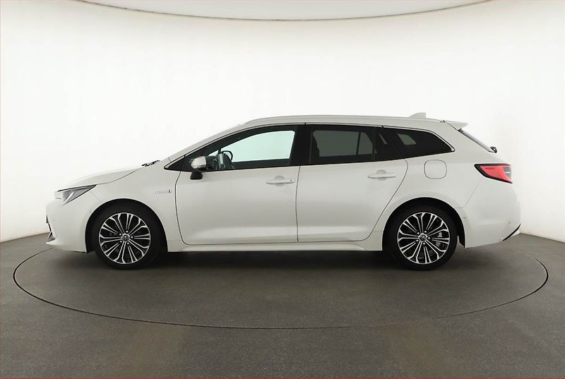 Toyota Corolla (2019) 1.8 Hybrid, Automat, ČR,1.maj - fotka 3 z 15