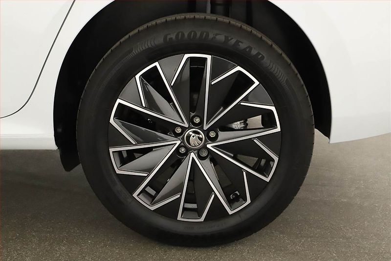 Škoda Kamiq (2025) 1.0 TSI, DRIVE, DPH - fotka 11 z 13