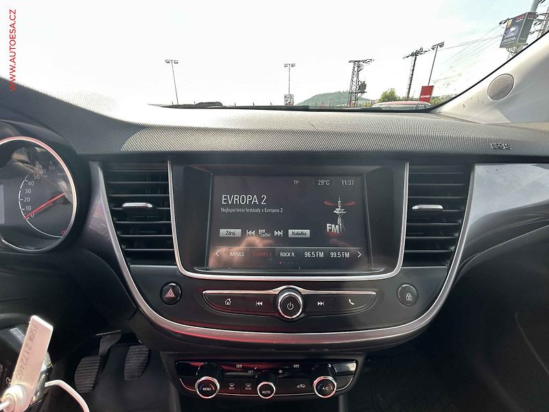 Opel Crossland X (2018) 1.2 PT, ČR, AC, temp. - fotka 15 z 18