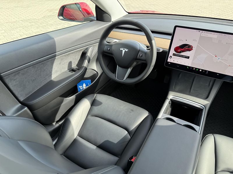 Tesla Model 3 STANDARD PLUS - fotka 8 z 18