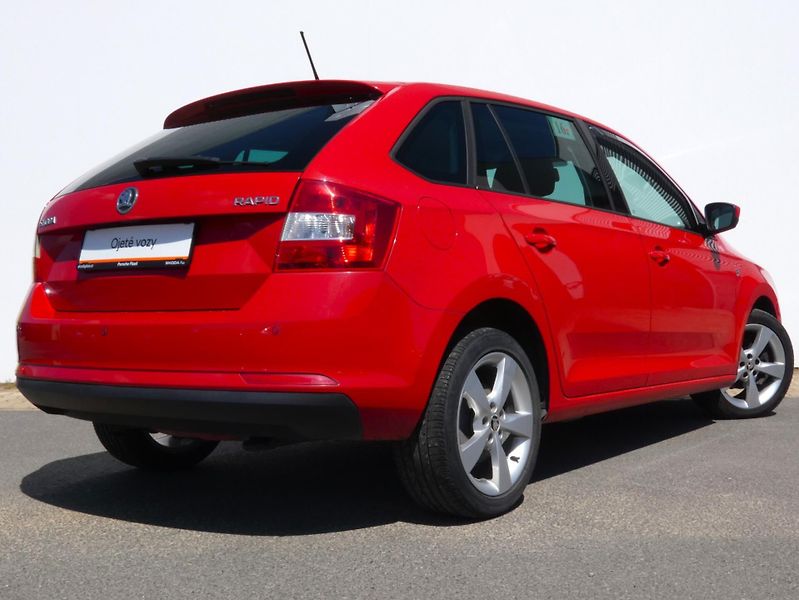 Škoda Rapid AmbitionPlus Fresh 1,2 TSI /63 - fotka 10 z 29