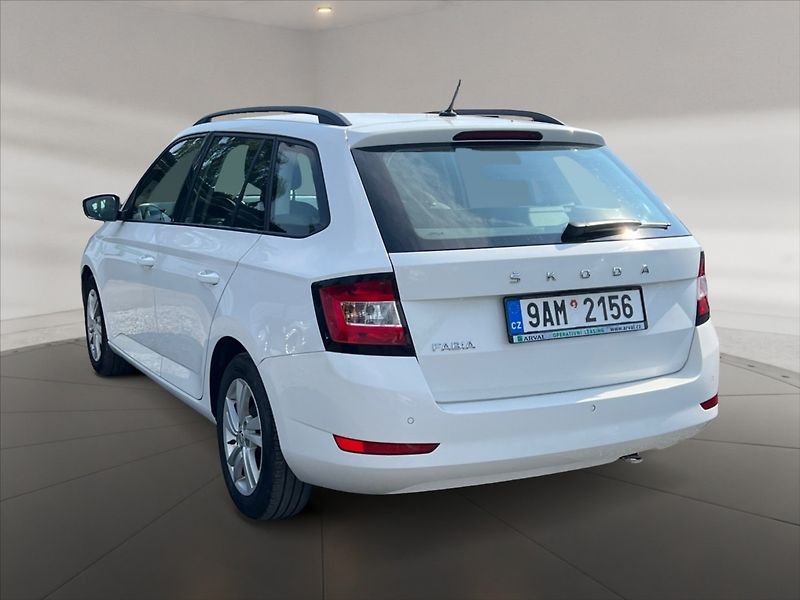 Škoda Fabia 1,0 TSI Ambition - fotka 4 z 11