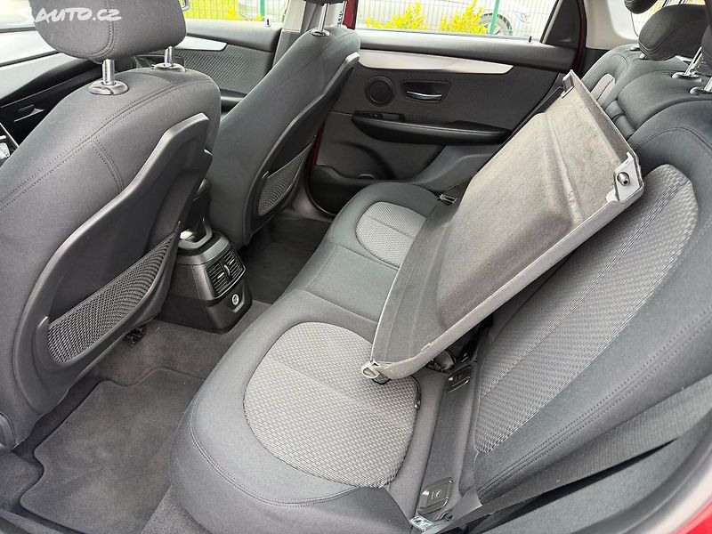 BMW Řada 2 (2014) 218d Active Tourer / automat - fotka 11 z 20