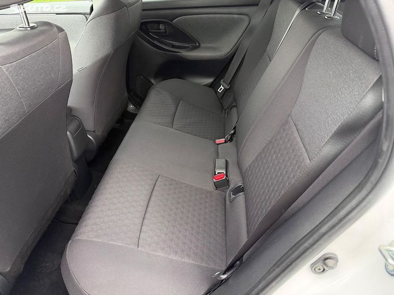 Toyota Yaris (2021) Hybrid / 1.5 VVT-i/ záruka - fotka 11 z 21