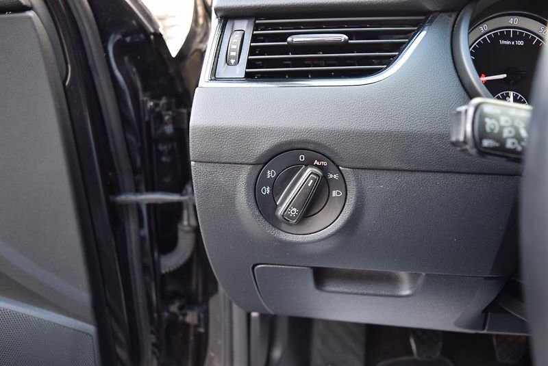 Škoda Octavia (2019) 1.5TSI 110kw AMBITION KAM TAŽ  - fotka 32 z 43