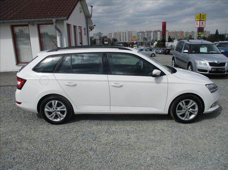 Škoda Fabia 1,0 TSI, servis,DPH,1.maj,CZ, - fotka 4 z 43