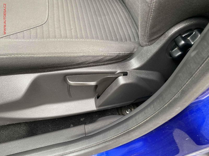 Ford Focus (2017) 1.5 TDCI, AT, navi, xenon - fotka 14 z 18