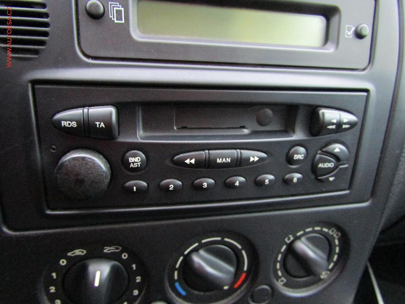 Citroën Xsara (2004) 1.4i, 2.maj,ČR, AC - fotka 12 z 13