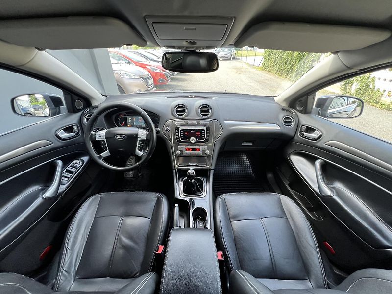 Ford Mondeo 2.0TDCi KLIMA KŮŽE TEMPOMAT - fotka 18 z 38