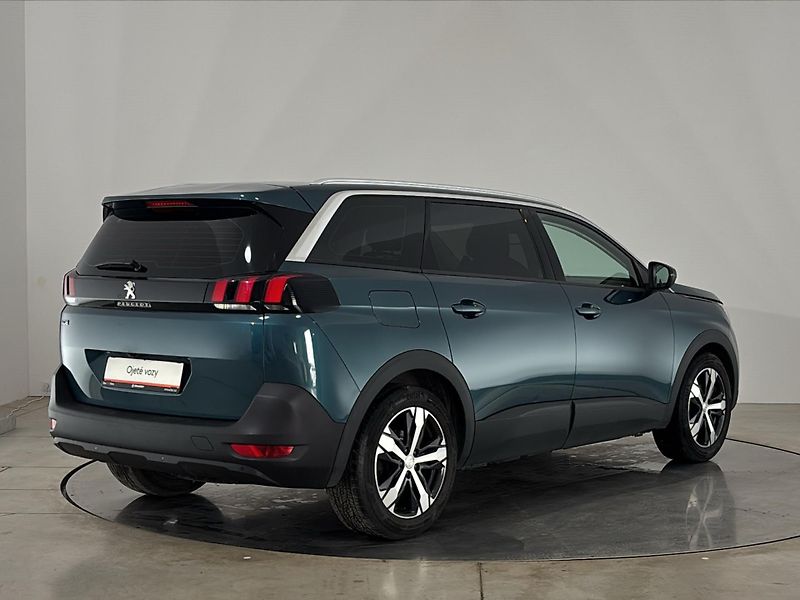 Peugeot 5008 Active, 7 míst - fotka 30 z 56