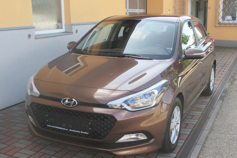 Hyundai i20 1.2i KLIMA PŮVOD ČR 1 MAJITEL - fotka 7 z 19