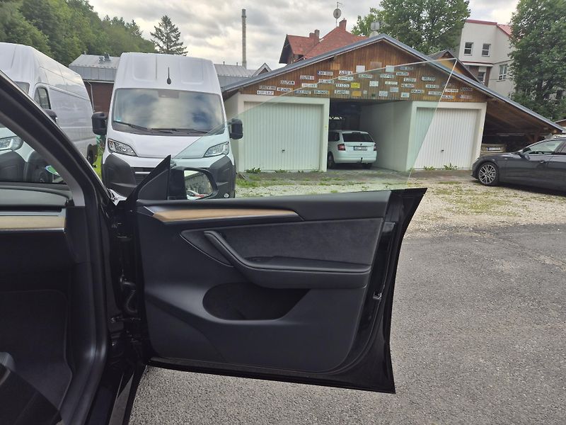 Tesla Model Y LONG RANGE DUAL MOTOR TZ 91,0% - fotka 40 z 50